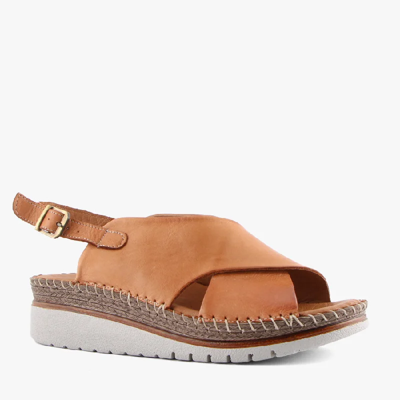 Durable and reliable women's shoesPAZ COCONUT