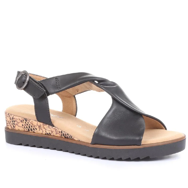 Elegant and sophisticated women's shoes for dinner datesRich Leather Twist-Front Sandals - GAB31514 / 317 898