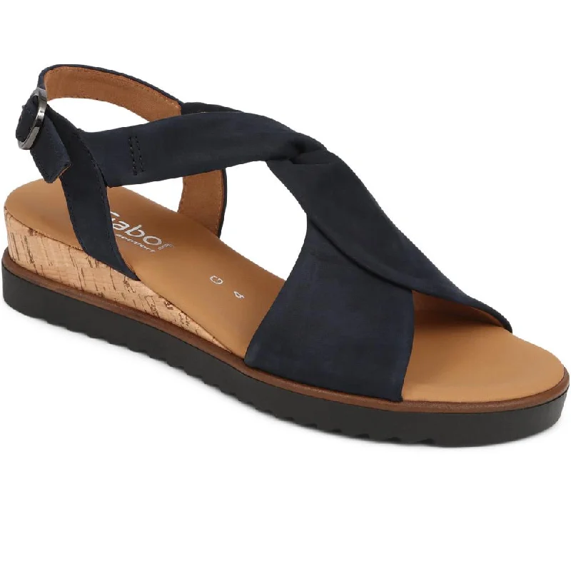 Chic and trendy women's shoes for the officeRich Leather Twist-Front Sandals - GAB31514 / 317 898