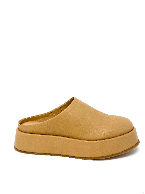 Comfortable yet fashionable women's shoesRisen Platform Mule in Beige from Intentionally Blank