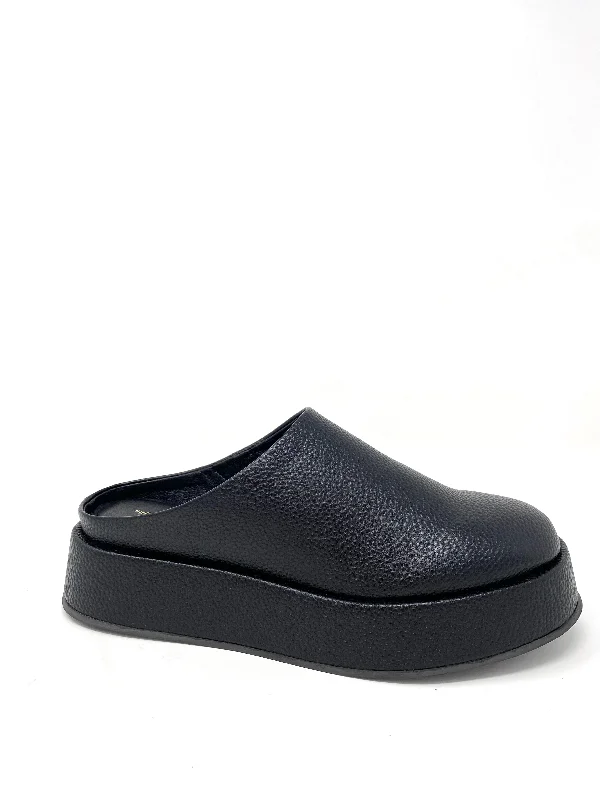 Durable and stylish women's shoes for active lifestylesRisen Platform Mule in Black from Intentionally Blank