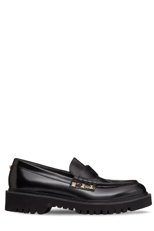 Versatile and chic women's shoes for everyday eleganceRockstud Loafer