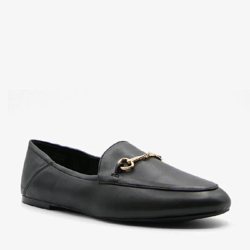 Practical and stylish women's shoes for travelROWDY BLACK