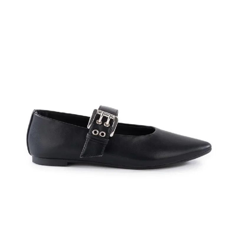 Comfy and stylish women's shoes for walkingSpinning Around Flat in Black from BC Footwear