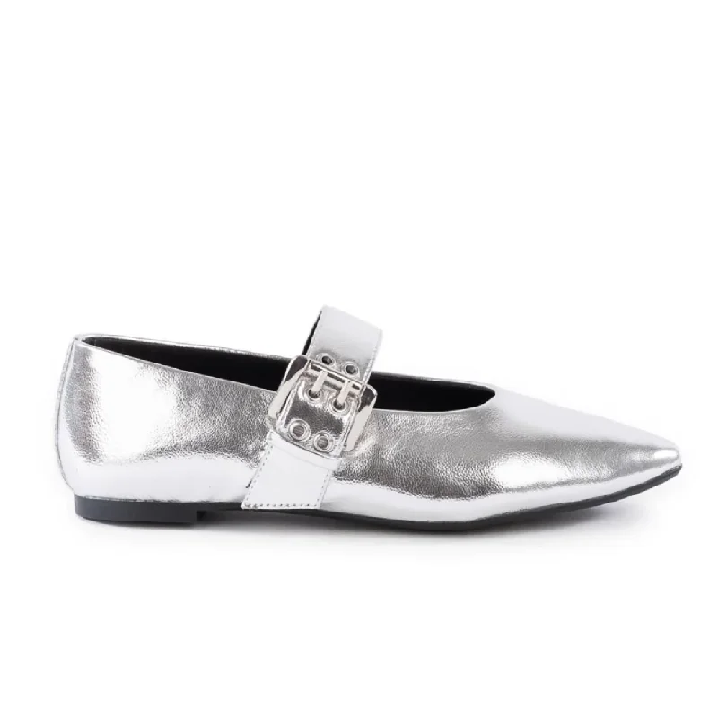 Comfortable and supportive women's shoes for all-day wearSpinning Around Flat in Silver from BC Footwear