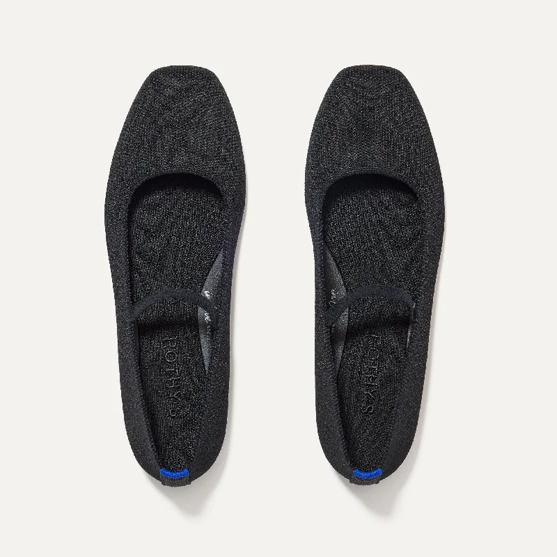 Versatile and stylish women's shoes for all occasions and seasonsThe Max Square Mary Jane - Black