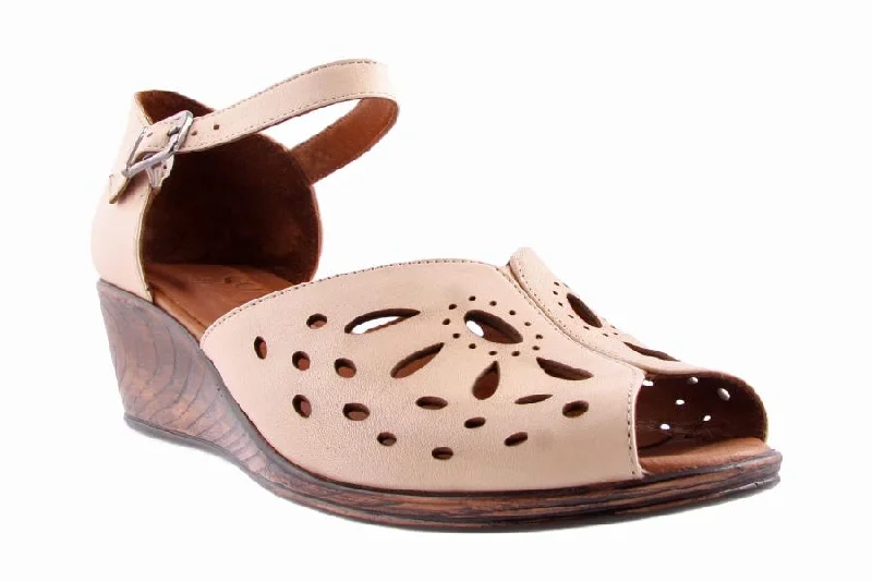 Comfy and stylish women's shoes for everyday comfortTEPEE TAN/BEIGE