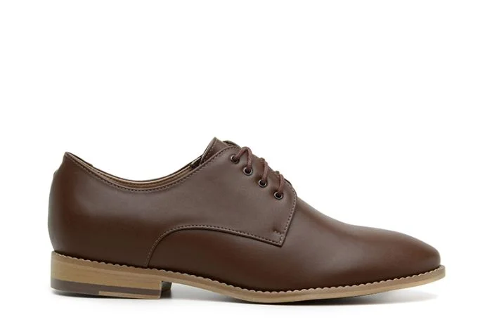 Effortlessly stylish women's shoe choicesTeresa Derby in Cognac from Ahimsa (Wide Width)