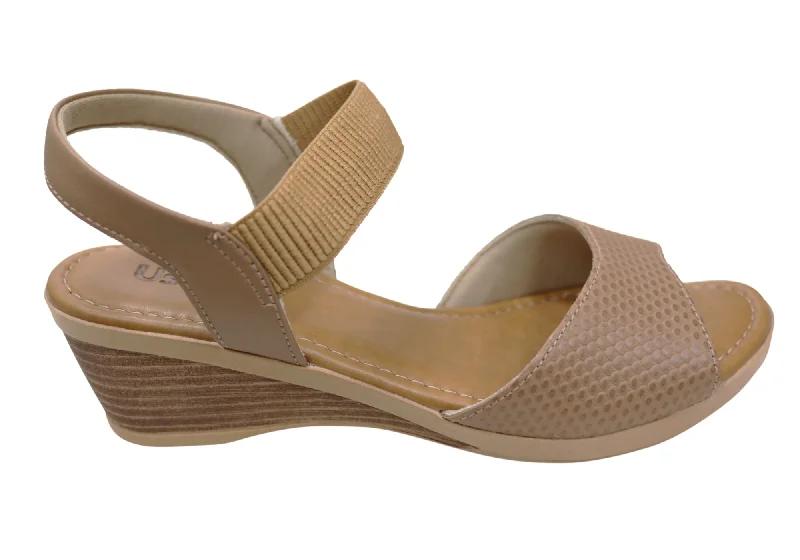 Chic and stylish women's shoes for fashion-conscious womenUsaflex Adira Womens Comfortable Leather Sandals Made In Brazil