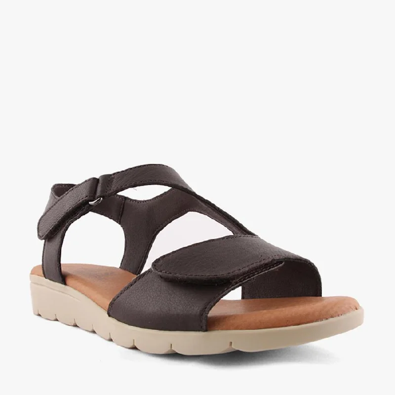 Chic and sophisticated women's footwear for workWANDER COFFEE