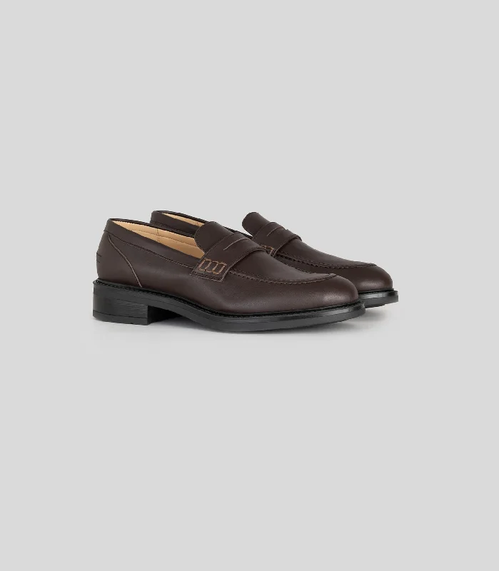 Elegant and sophisticated women's shoes for red carpet eventsWomen's Loafer in Brown from Solari Milano