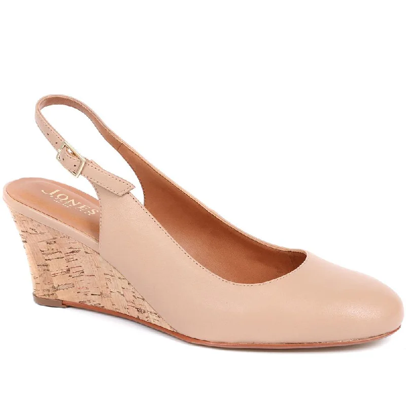 Sleek and modern women's footwear optionsZahra Leather Wedges - ZAHRA / 323 567