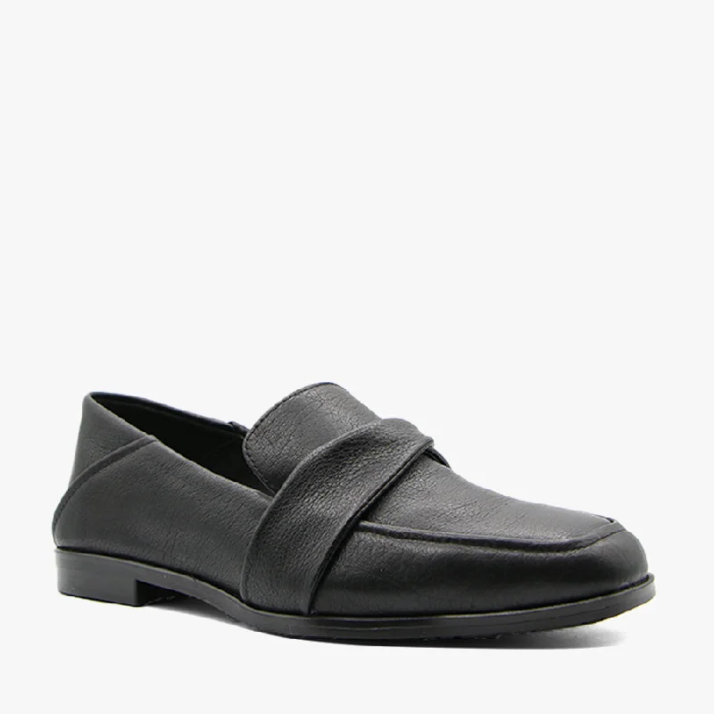 Stylish and comfortable women's shoes for long flightsZEN BLACK
