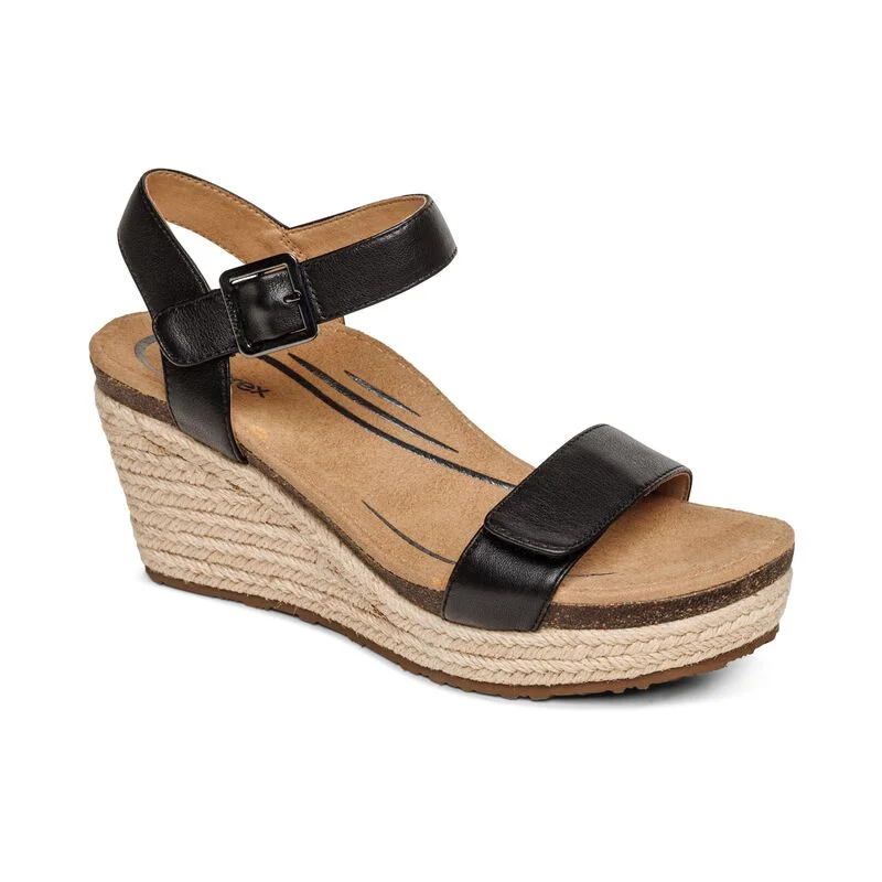 Versatile and stylish women's shoes for everyday chicAETREX SYDNEY BLACK