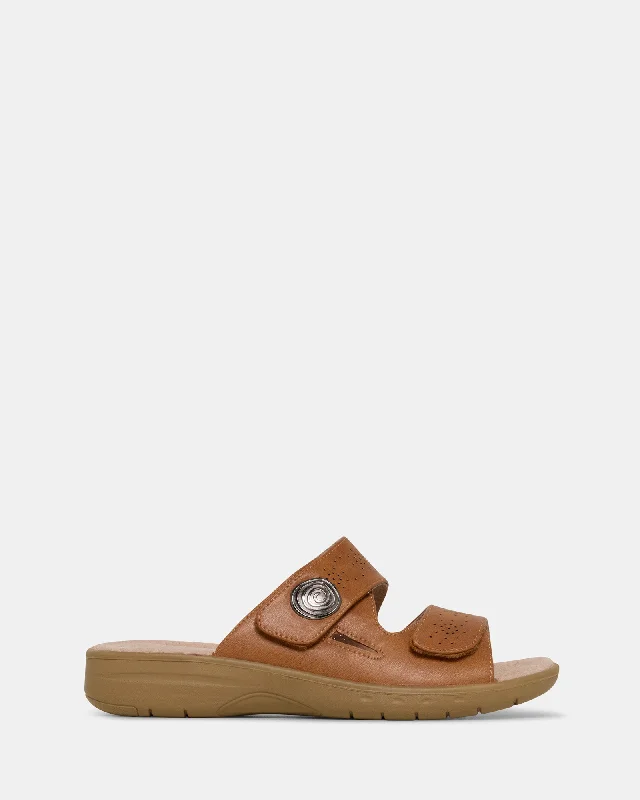 Chic and minimalist women's footwear trendsAlice Tan