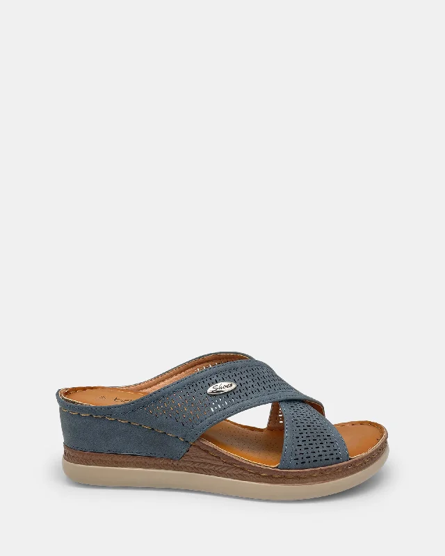 Elegant and sophisticated women's shoes for dinner datesBarti Navy