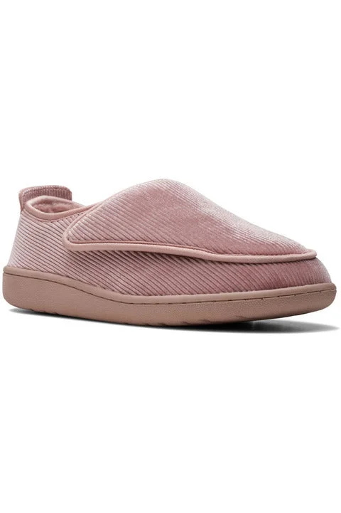 Colorful and vibrant women's shoe patternsClarks Home Comfort in Dusty Rose
