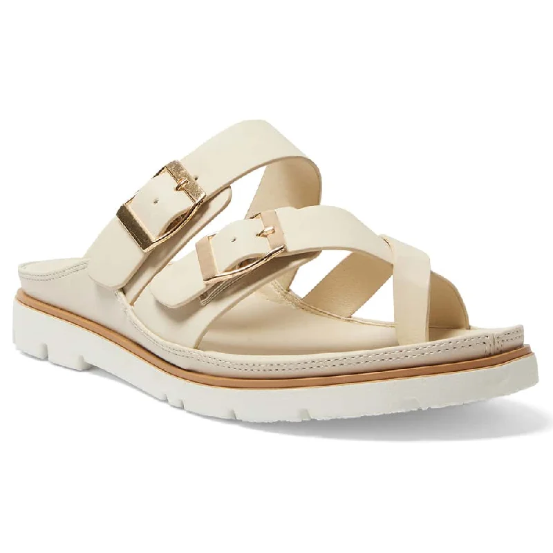 Luxurious and opulent women's shoe optionsEcuador Sandal in Beige