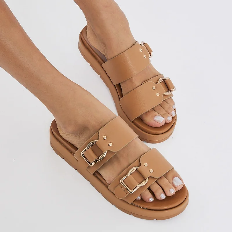 Elegant and sophisticated women's shoes for elegant eveningsFiction Slide in Tan Smooth