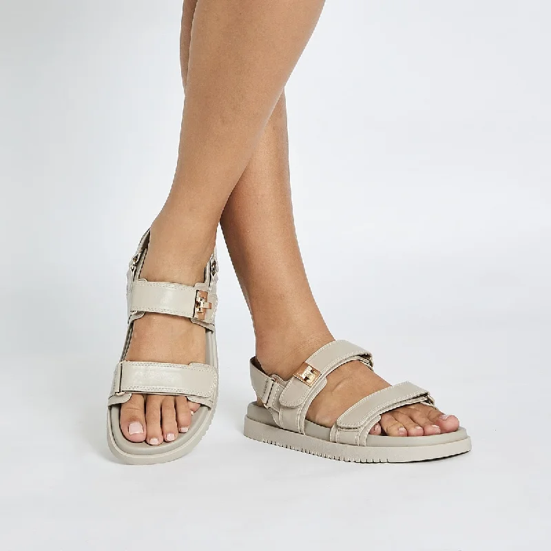 Versatile and stylish women's shoes for all occasions and seasonsHendrix Sandal in Nude Smooth