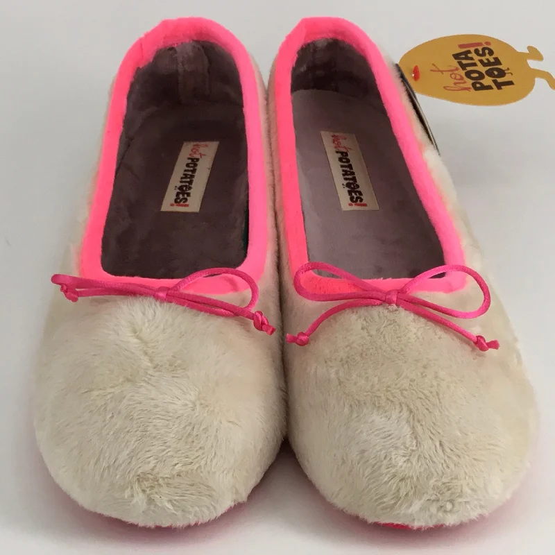 Timeless and elegant women's shoe classicsHot Potatoes Preseka available in 3 colours
