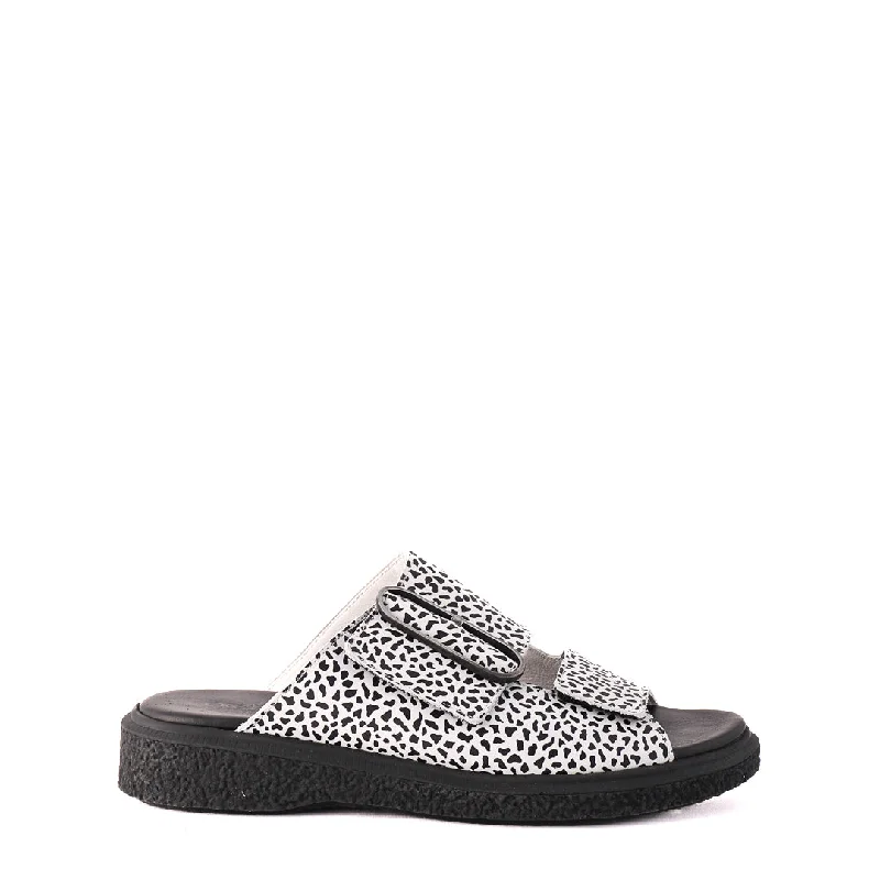 Effortlessly stylish women's shoe choicesJANSEN Black and White