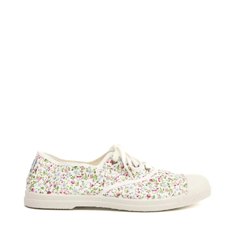 Practical and functional women's footwear solutionsNORTH FLORAL