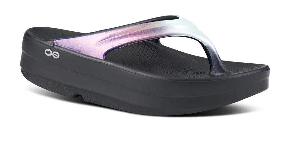 Elegant and sophisticated women's shoes for any formal eventOOFOS OOMEGA THONG