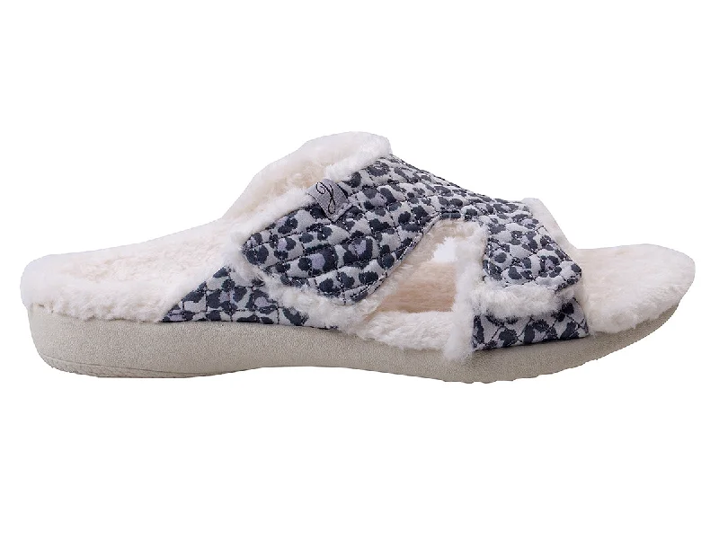 Chic and stylish women's shoes that complement every outfit and occasioJanie Slipper