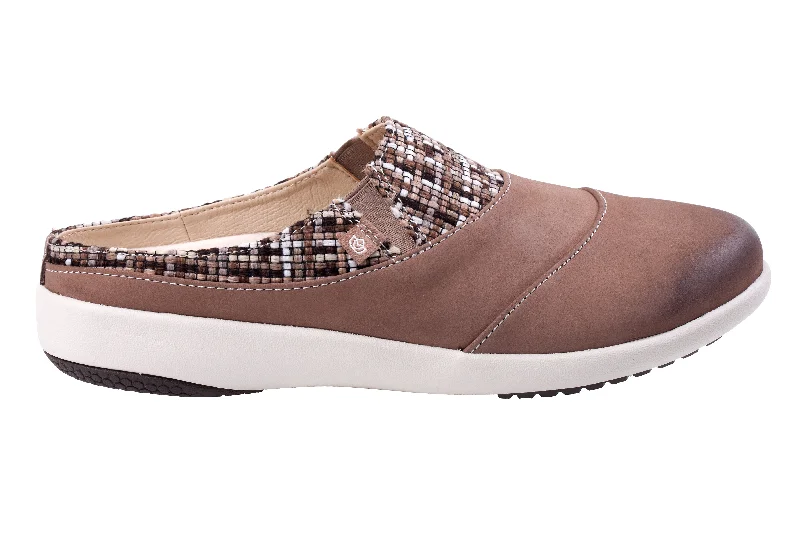 Elegant and sophisticated women's shoes for mature womenNuevo Harvest Slip-On