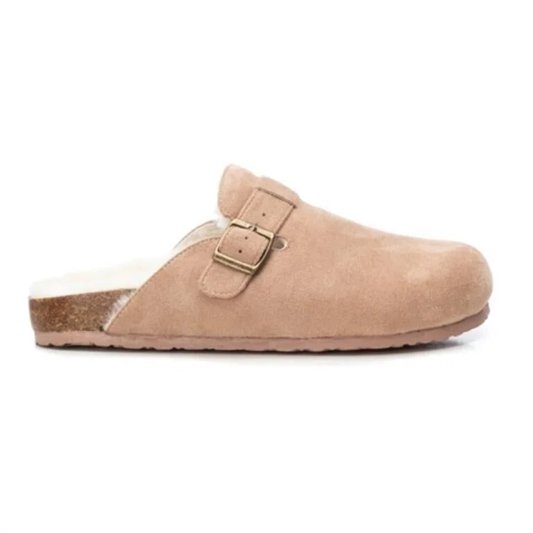 Stylish and comfortable women's shoes for long flightsXTI 143240