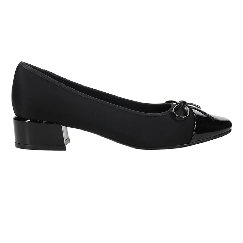 Flattering and figure-hugging women's footwearAlesya Round Toe Pumps