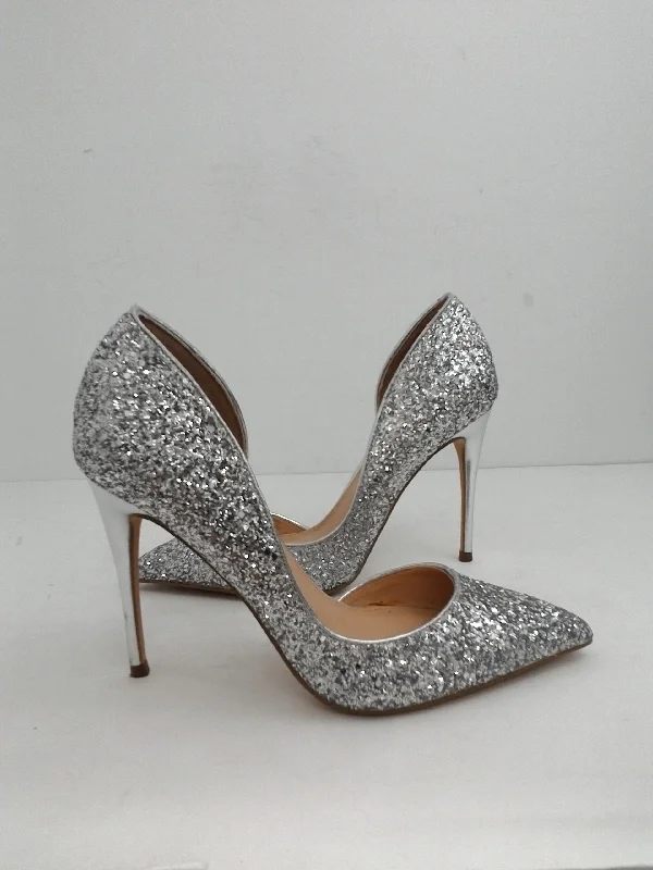 Luxurious and opulent women's shoe optionsAqua Women's Dion Stiletto Size 8.5