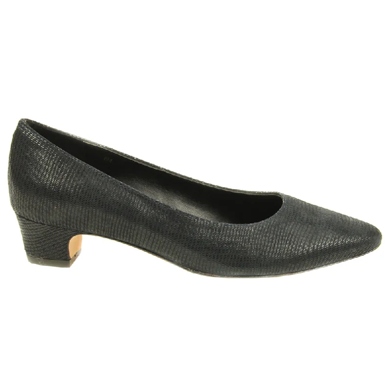 Versatile and stylish women's shoes for everyday chicAstyr Pointed Toe Block Heel Pumps