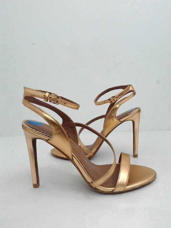 Flattering and stylish women's shoes for petite feetBCBG MAXAZRIA Women's Amilia Heeled Sandal Size 7 B