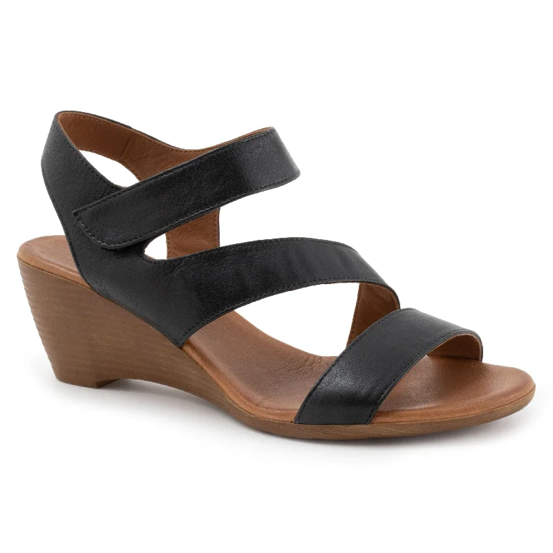 Flattering and stylish women's shoes for petite feetBUENO ROSE SANDAL