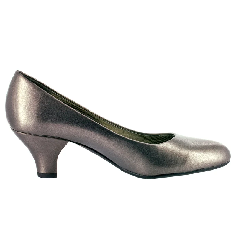 Flattering and stylish women's shoes for petite feetFabulous Metallic Round Toe Pumps