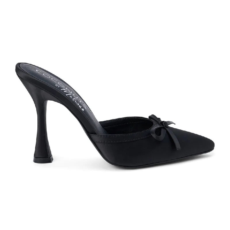 Timeless and elegant women's shoe classicsInstinct Pointed Toe Mules