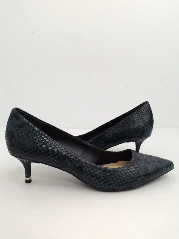 Chic and stylish women's shoes for fashion-conscious womenKenneth Cole New York Women's Snake Short Heel Toe-Pointed Size 6.5 M