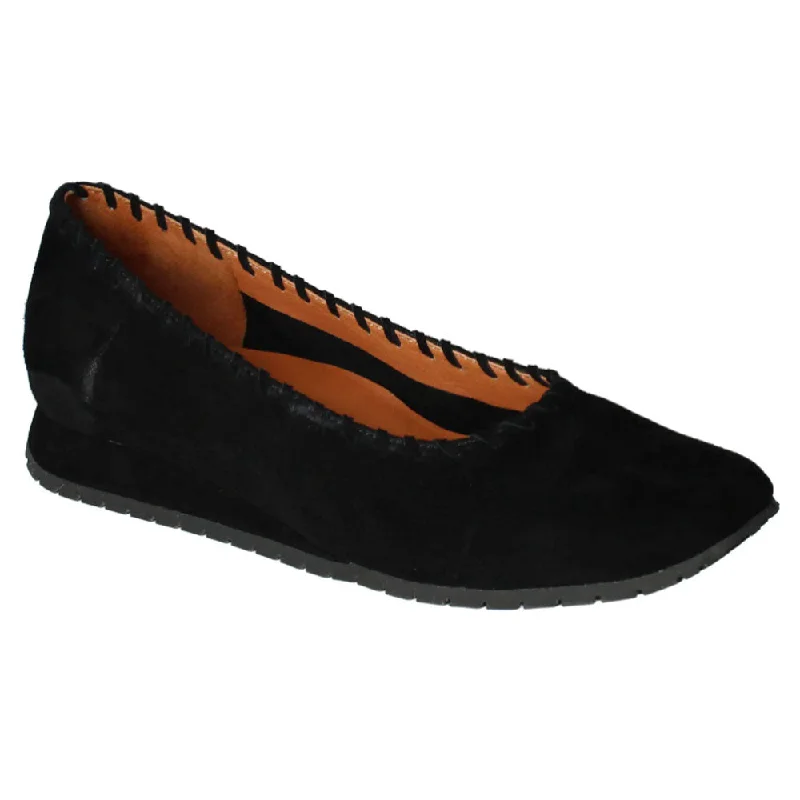 Bold and striking women's shoe fashionsTiffanie Mini Wedge Flat