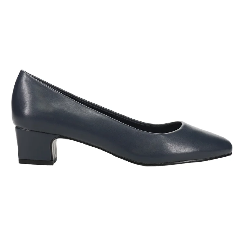 Chic and stylish women's shoes for fashion-conscious womenPrim Round Toe Block Heel Pumps