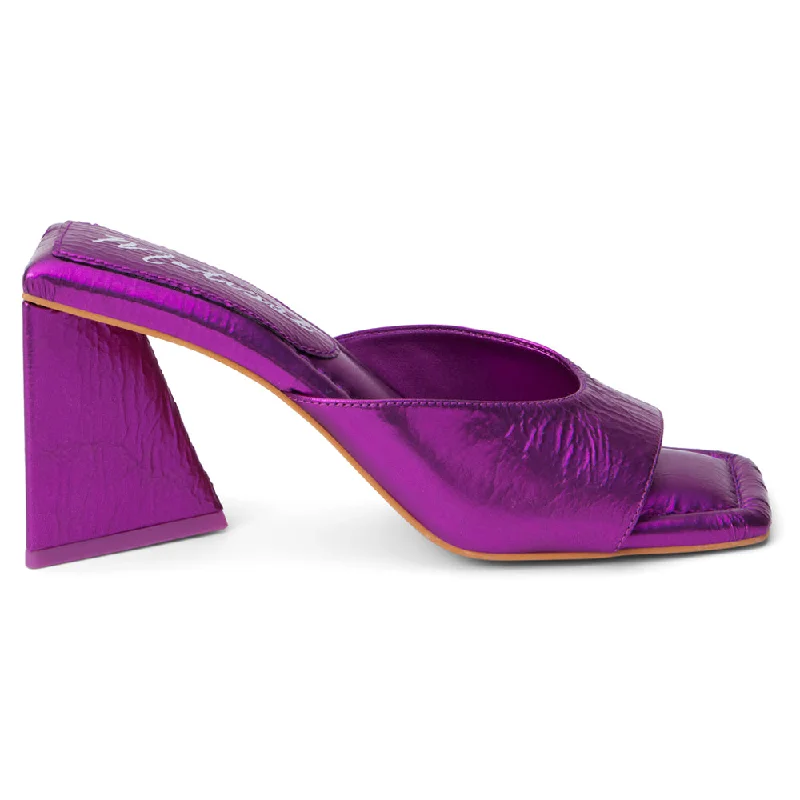 Durable and stylish women's shoes for active lifestylesRegan Metallic Block Heel Sandals