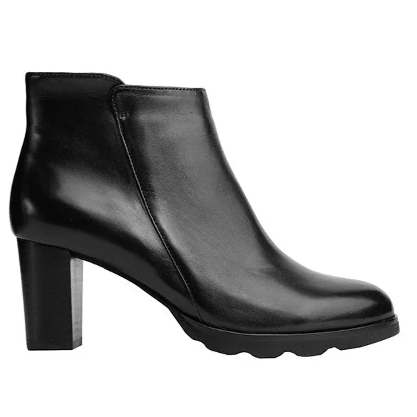 Practical and stylish women's shoes for travelPatricia-01 Bootie